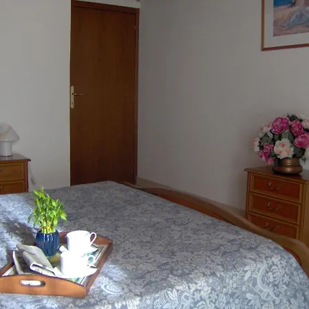 Appartement Sleeps 6 Pool Wifi